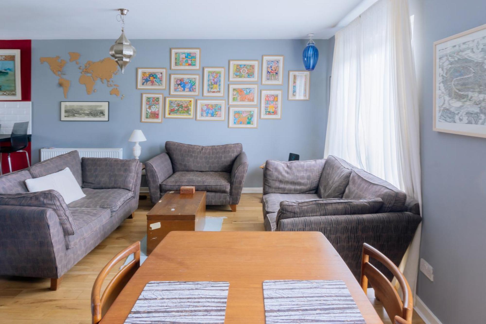 Stylish 3 Bedroom Apartment Near Hollyrood Park Единбург Екстериор снимка