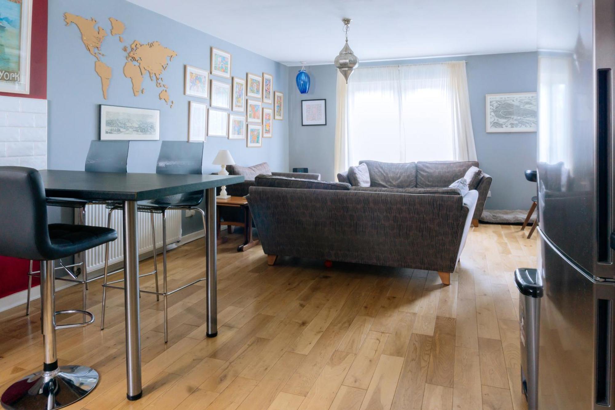 Stylish 3 Bedroom Apartment Near Hollyrood Park Единбург Екстериор снимка