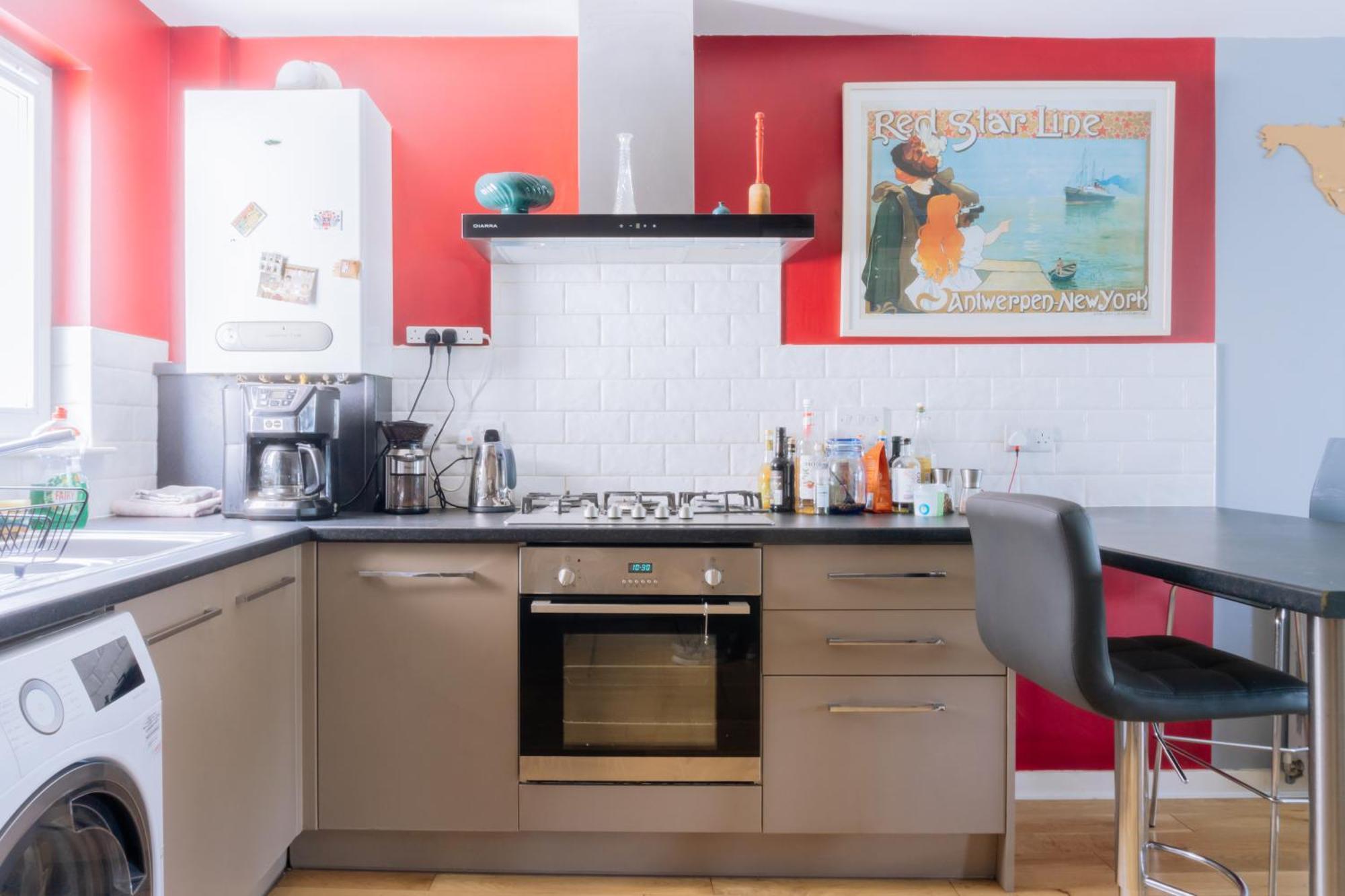 Stylish 3 Bedroom Apartment Near Hollyrood Park Единбург Екстериор снимка